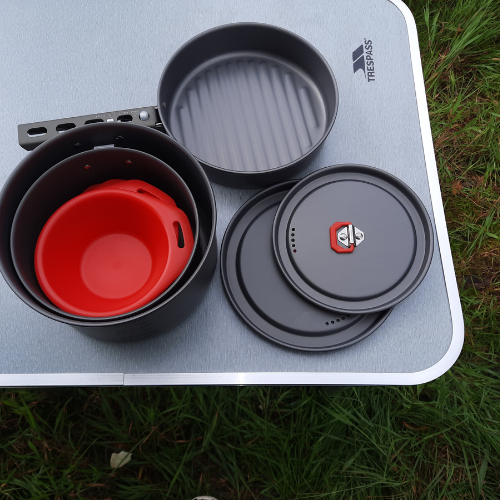 OEX Grouppa Cook Set on the Trespass Portable Camping Table
