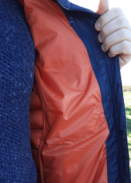 Deep internal pocket for valuables