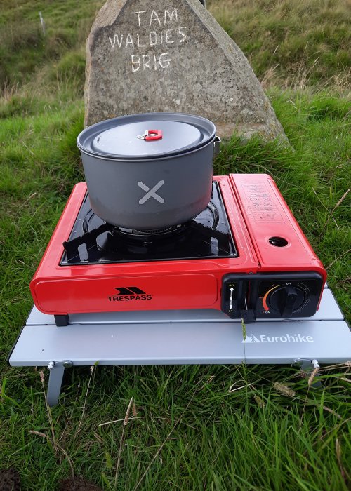 Gastro stove on Eurohike Compact table with OEX Grouppa pan