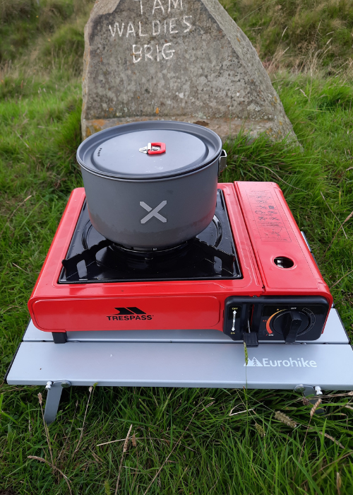 Aluminium pot for soup on portable single ring burner